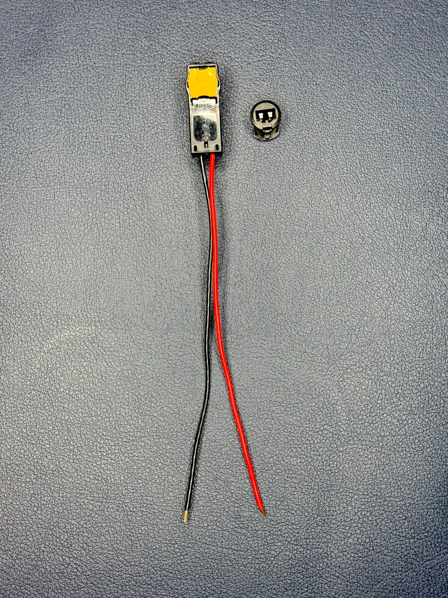 Driver Airbag Clock Spring Plugs And Connectors