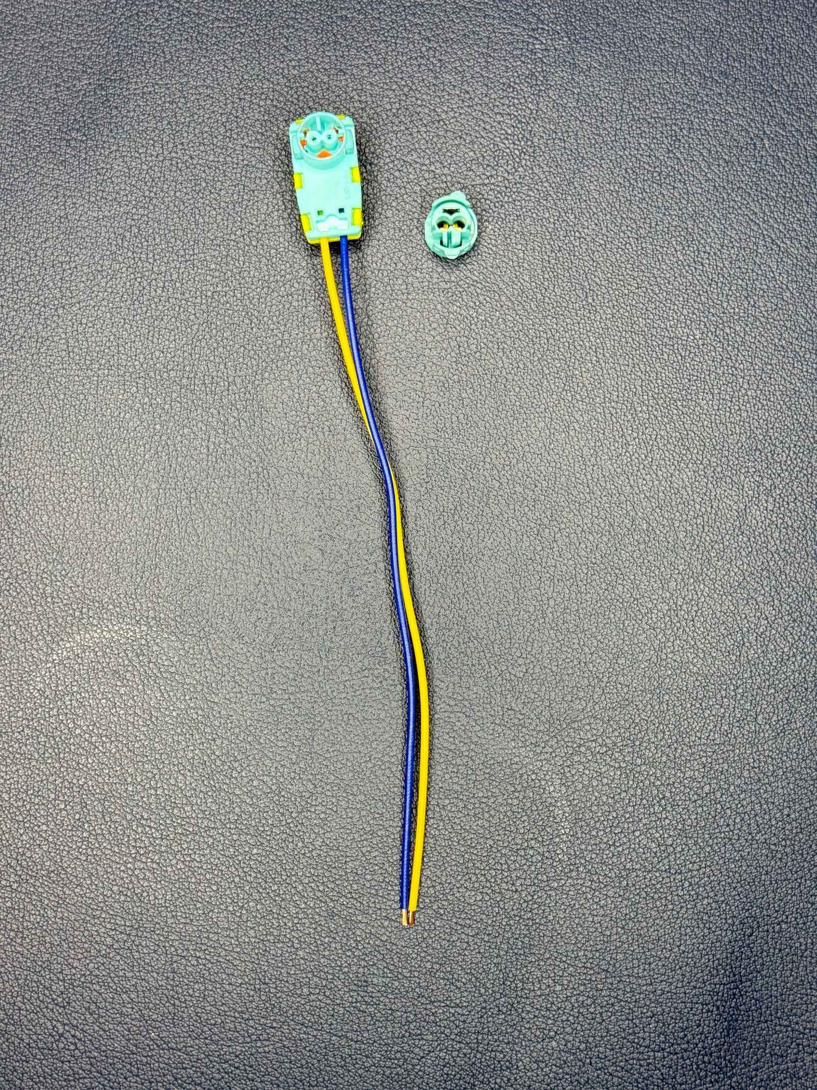 Driver Airbag Clock Spring Plugs And Connectors