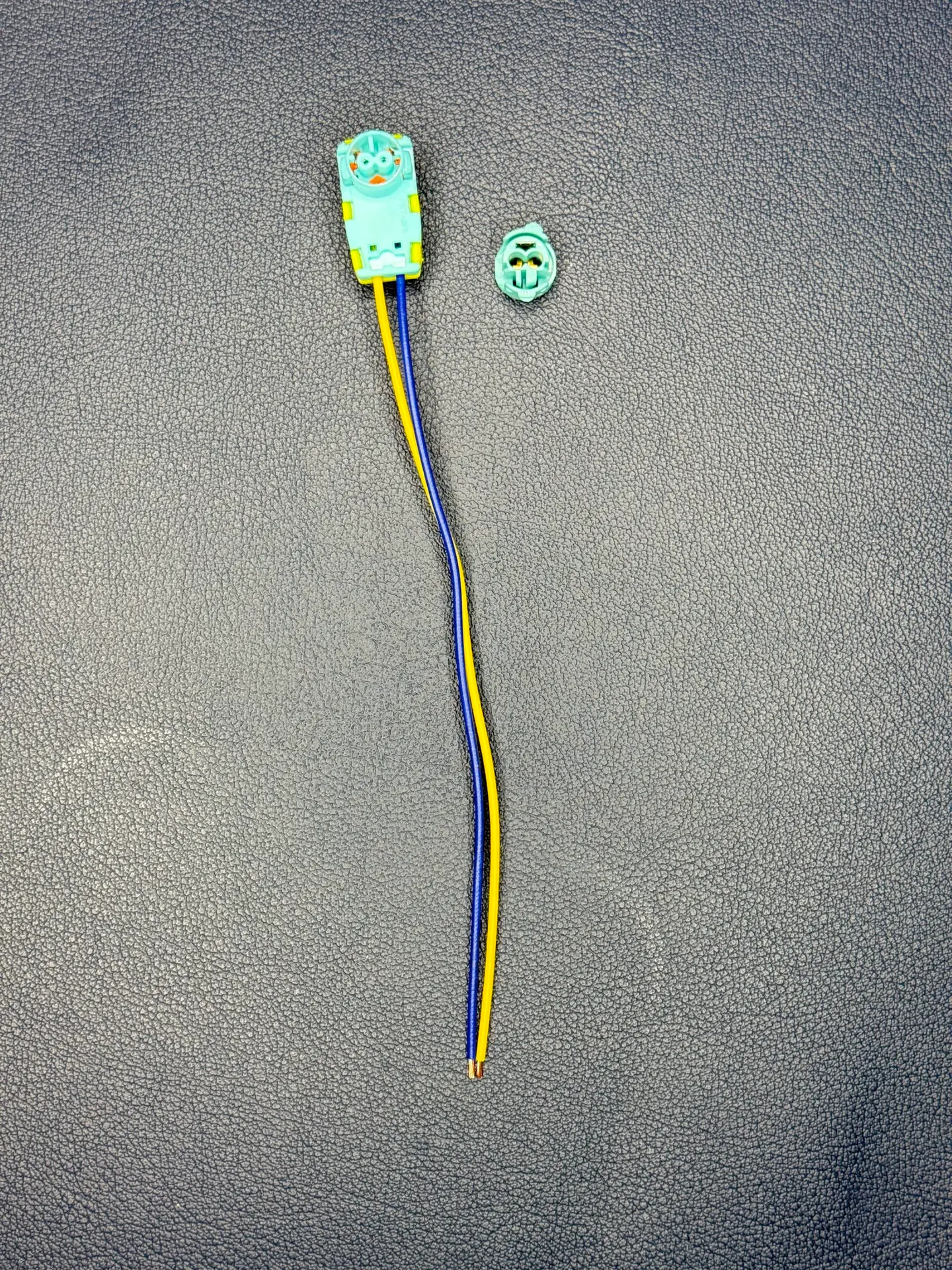 Driver Airbag Clock Spring Plugs And Connectors