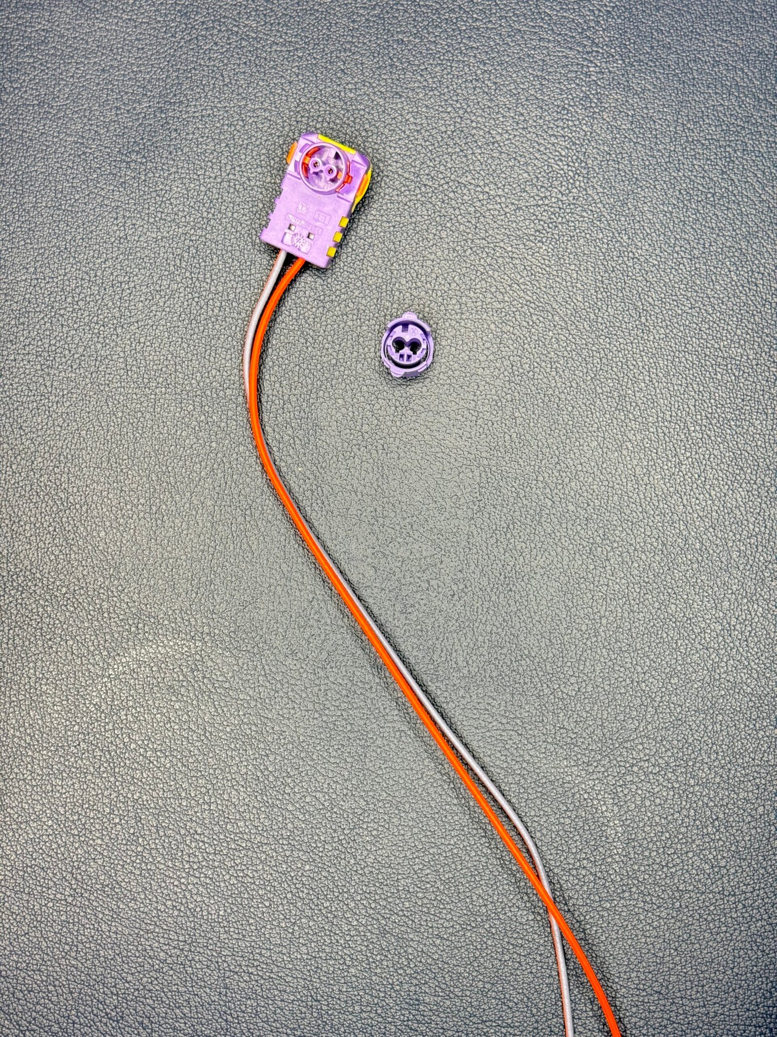 Driver Airbag Clock Spring Plugs And Connectors