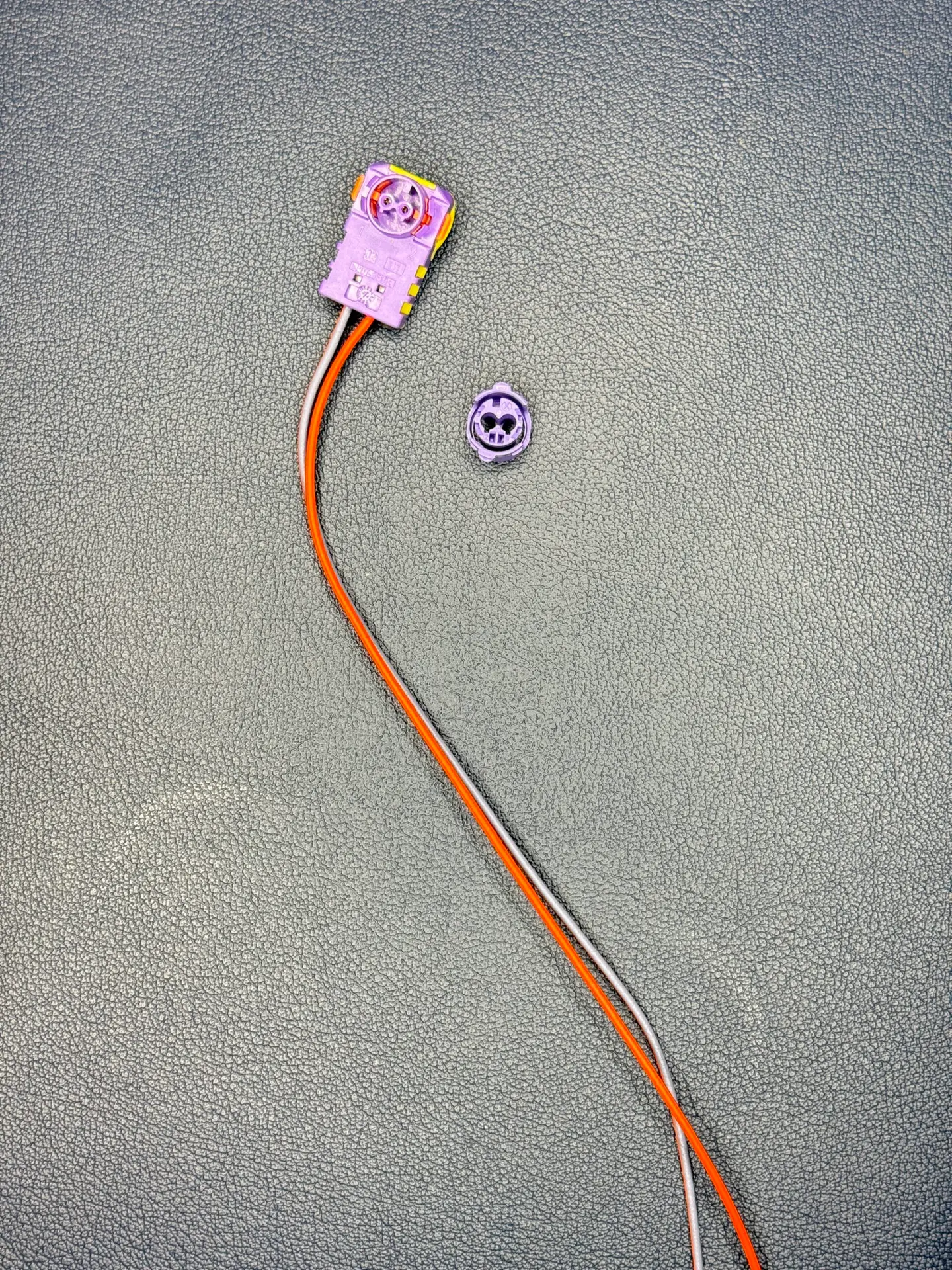 Driver Airbag Clock Spring Plugs And Connectors