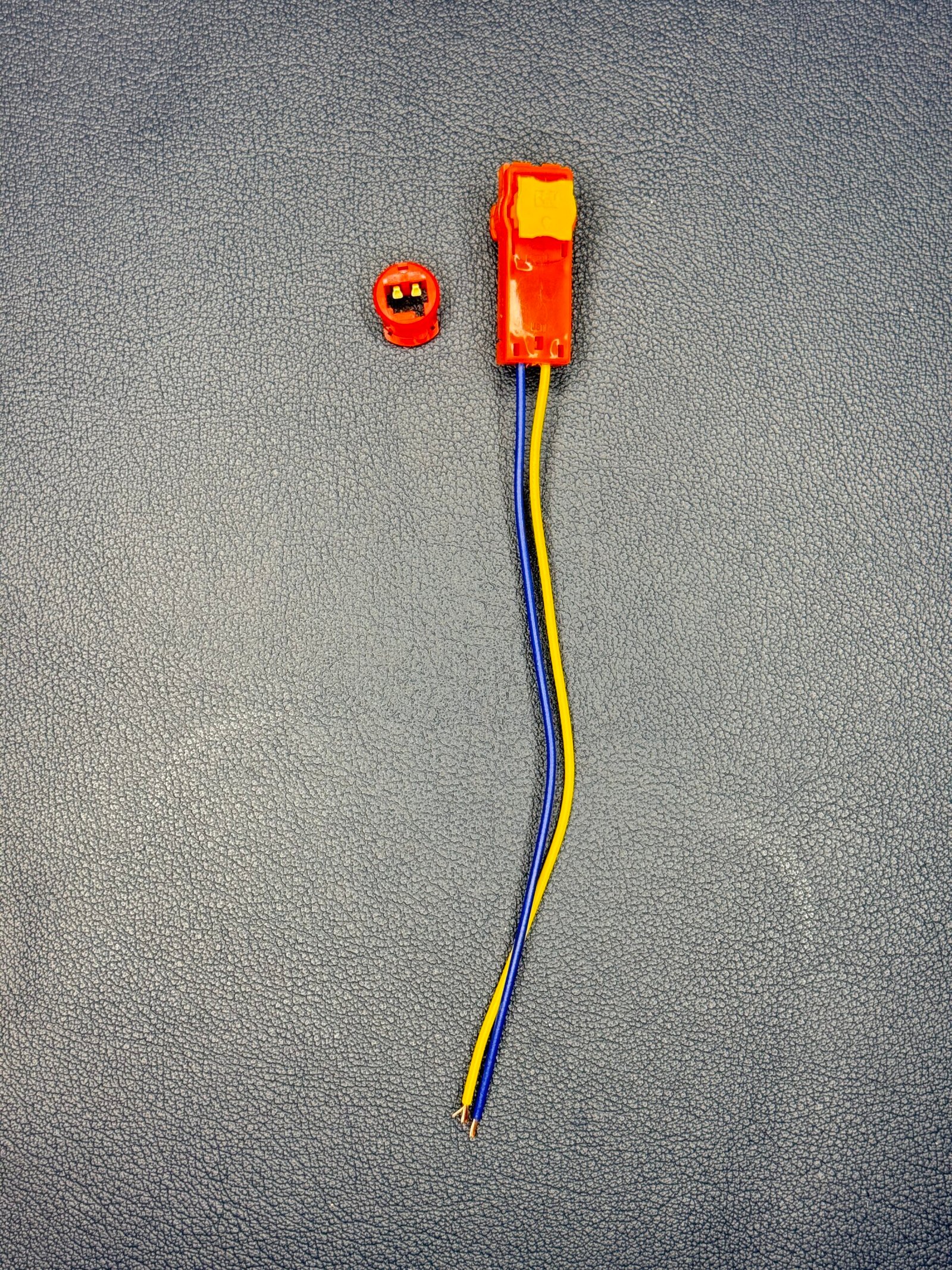 Driver Airbag Clock Spring Plugs And Connectors