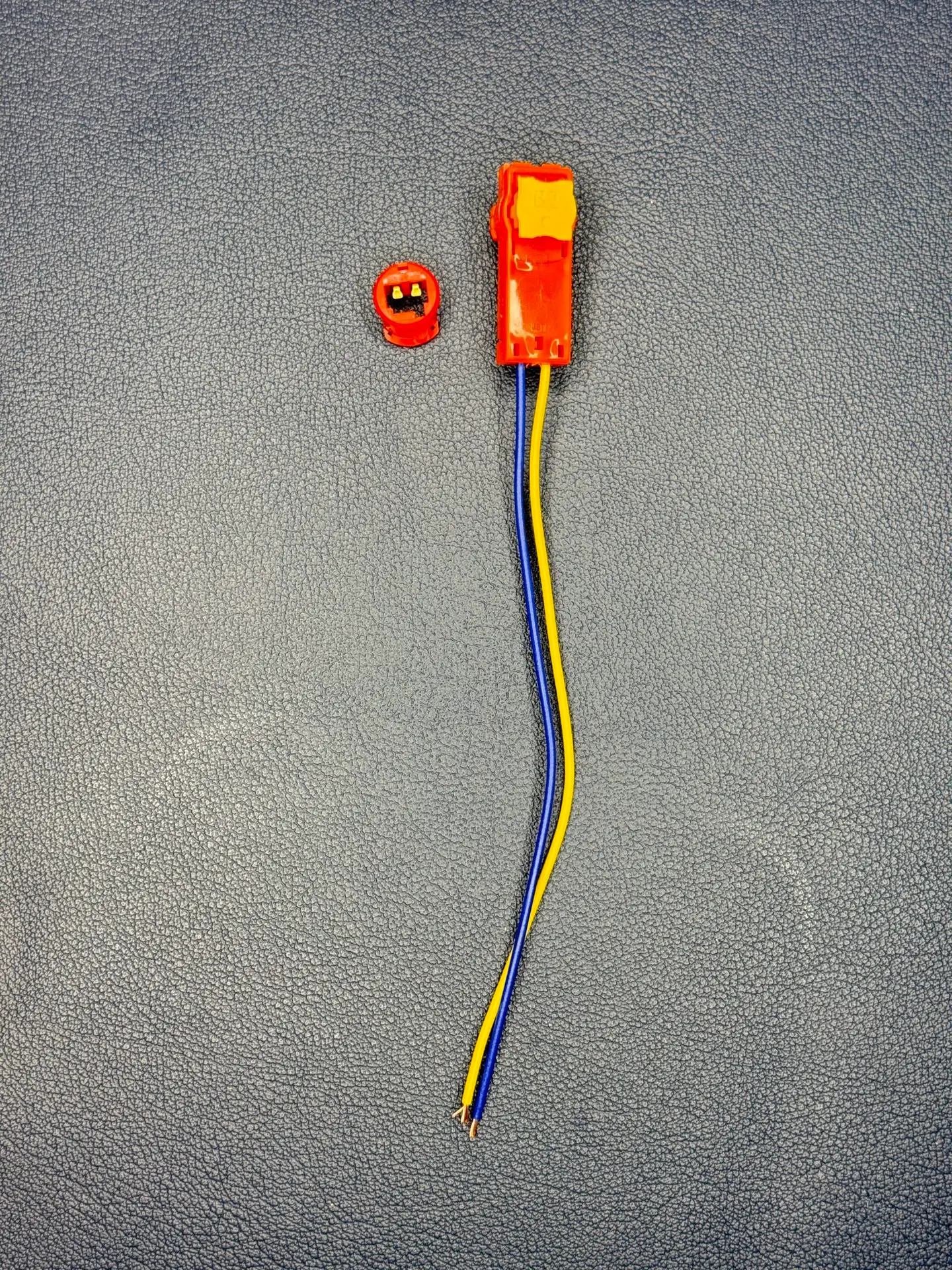 Driver Airbag Clock Spring Plugs And Connectors